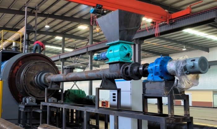 连续炼油设备进料系统