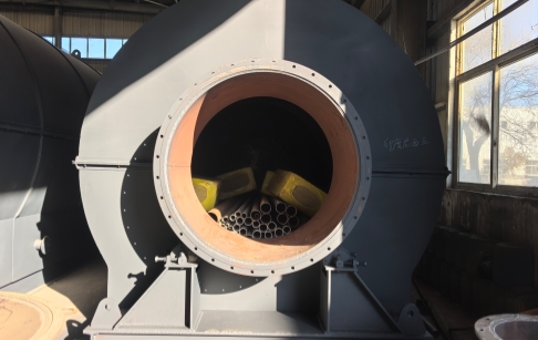 东盈热解提炼塑料油设备启运印尼，助力废料资源化