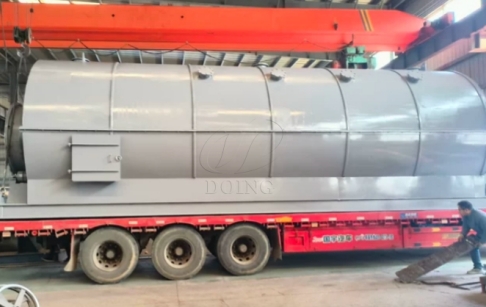 河南东盈15吨塑料提炼燃油设备启程发往印度